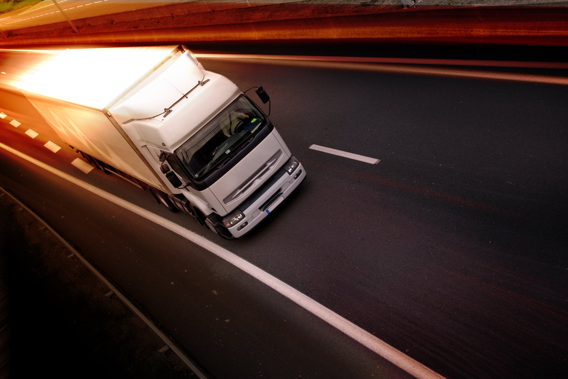 Invest in low carbon fuels to accelerate decarbonisation today, says Logistics UK