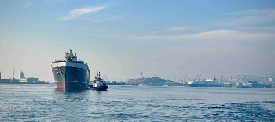 World’s longest cargo sail ship launches